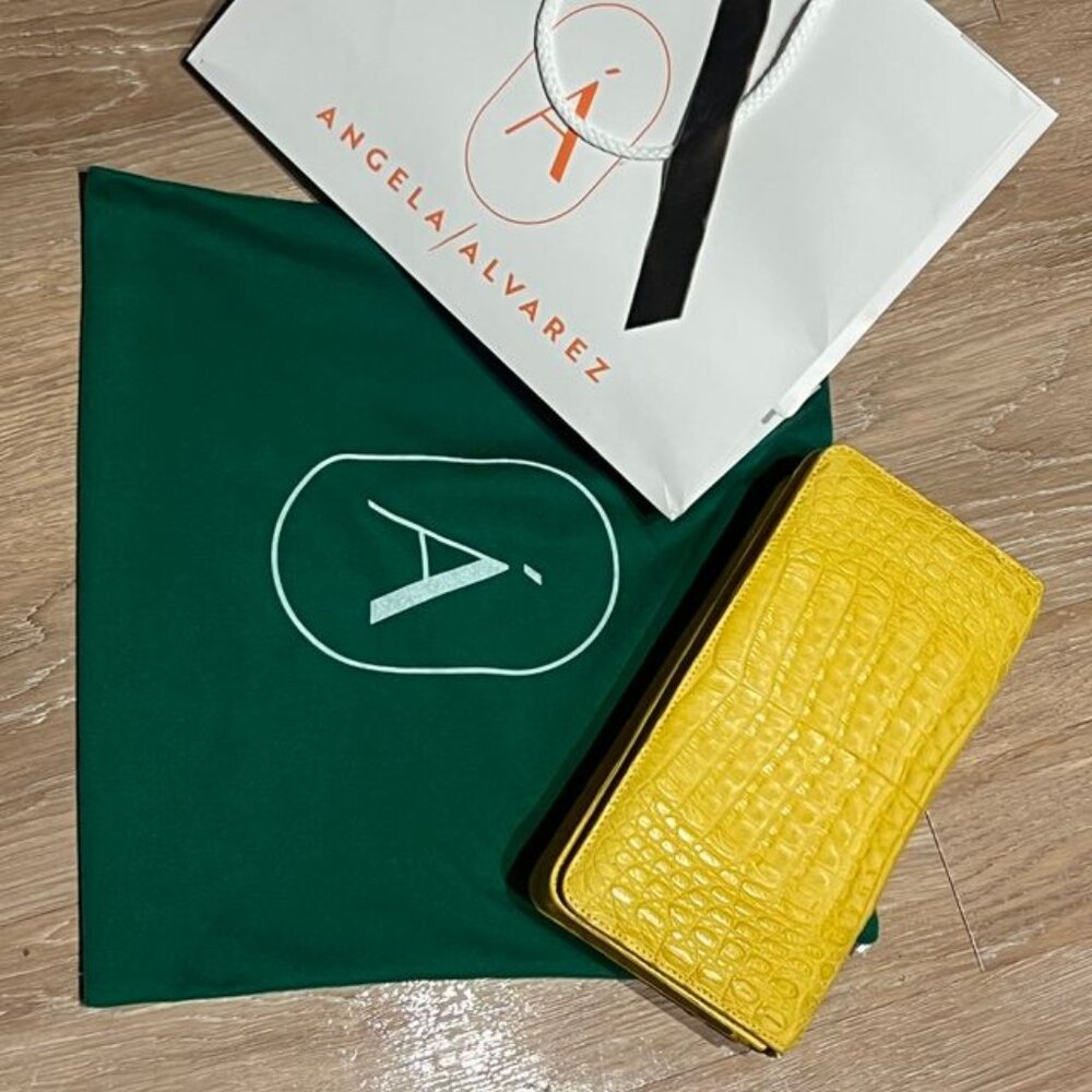 NWT Angela Alvarez Yellow Crocodile Exotic Skin Clutch